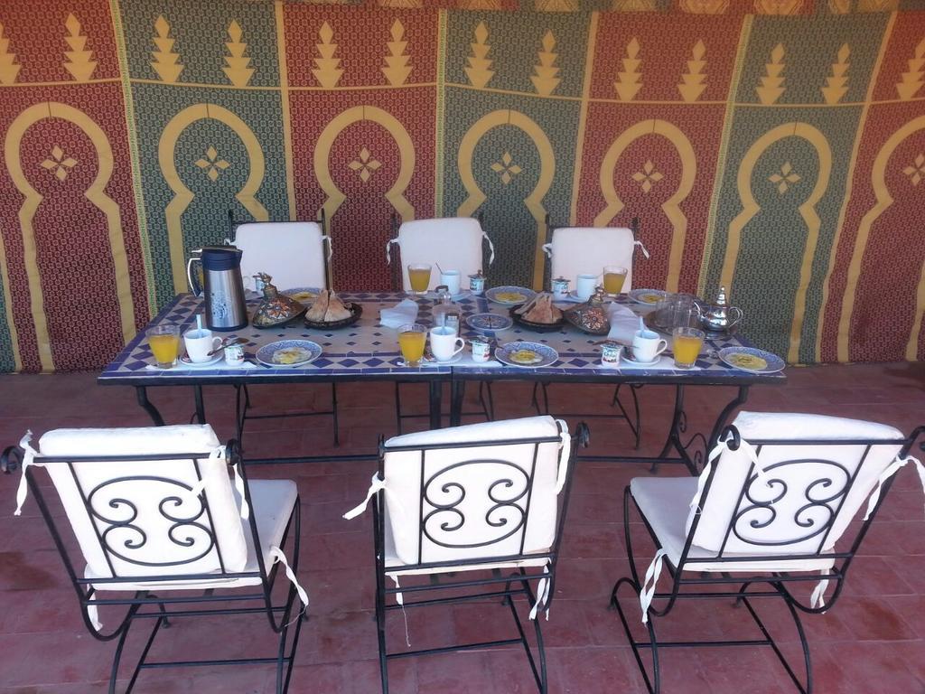 Dar Ilyana Otel Ait Tiourhza Dış mekan fotoğraf